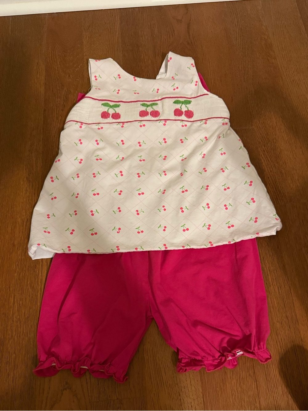 Babeeni Girls Smocked Cherry Set Size 5 - Top & Ruffle Shorts Pink/White